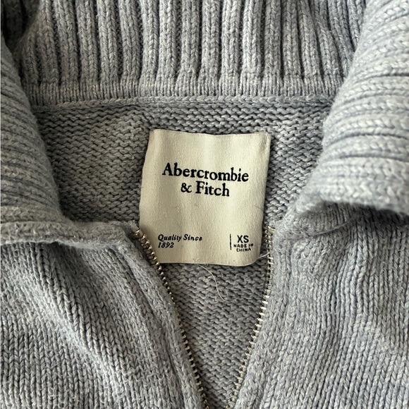 Abercrombie & Fitch Light Gray Sweater - Picture 2 of 2